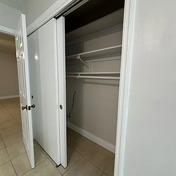1713 N Dixie Hwy #3 — Photo 2