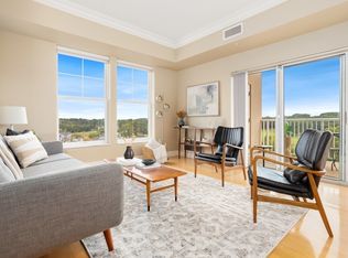 36 Village Rd APT 601, Middleton, MA 01949