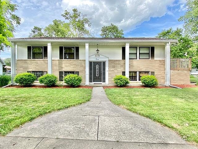 1st image of 1 W Manor Dr