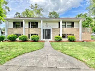 1 W Manor Dr, Pontiac, IL 61764
