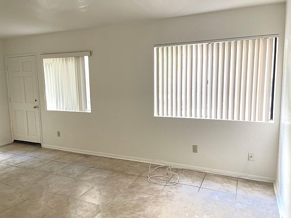3rd image of 620 N Louise St #106