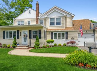 2497 Coral Ct, Bellmore, NY 11710