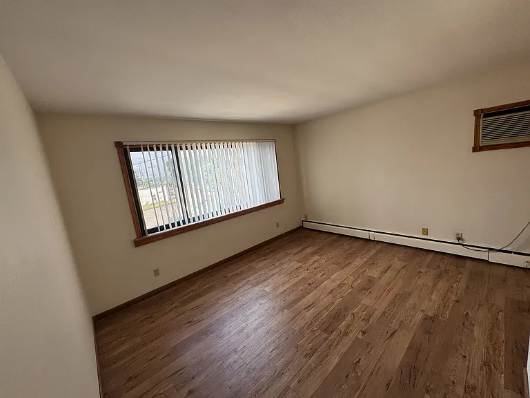 1634 Eustis St — Photo 2