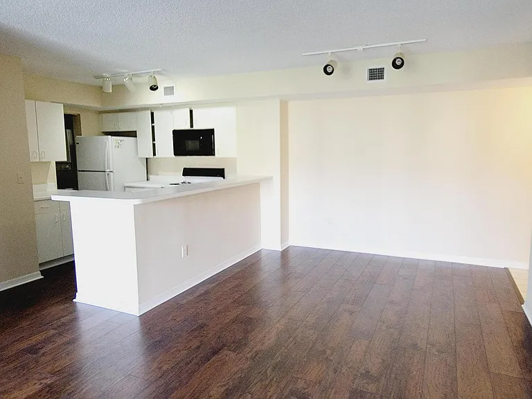 2640 S University Dr #222 — Photo 5