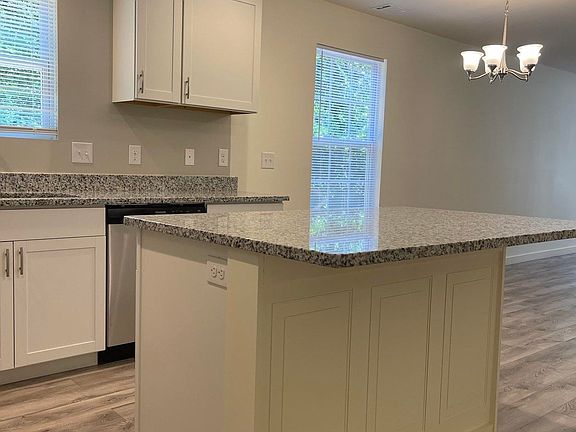 3rd image of 131 Westview Blvd