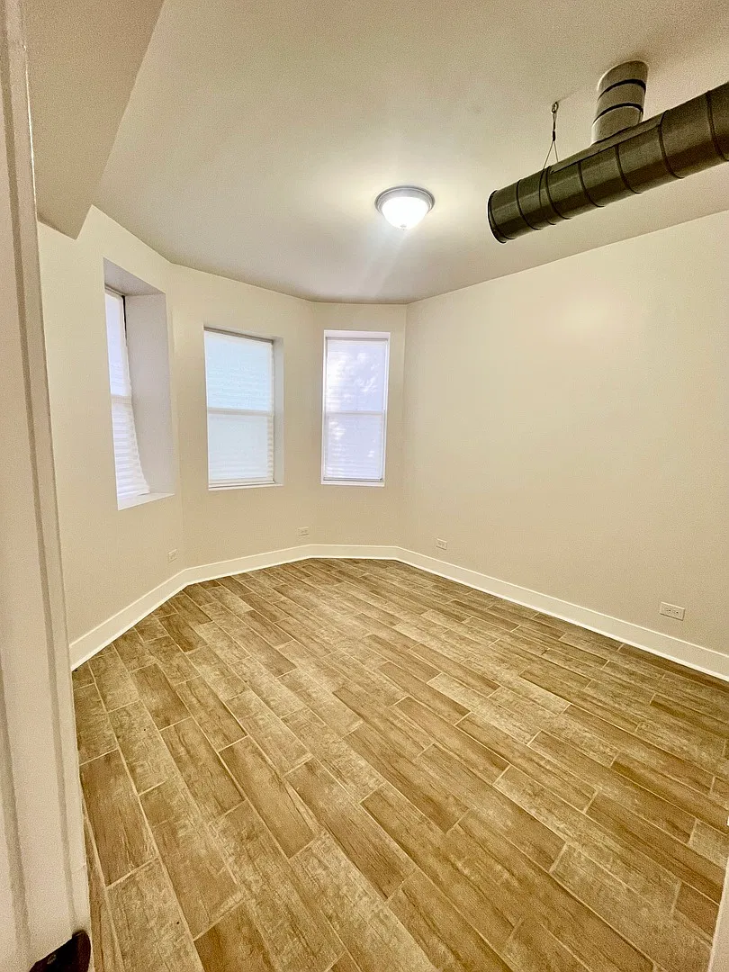 1 bed, 775 sqft, $1,350 — Photo 2