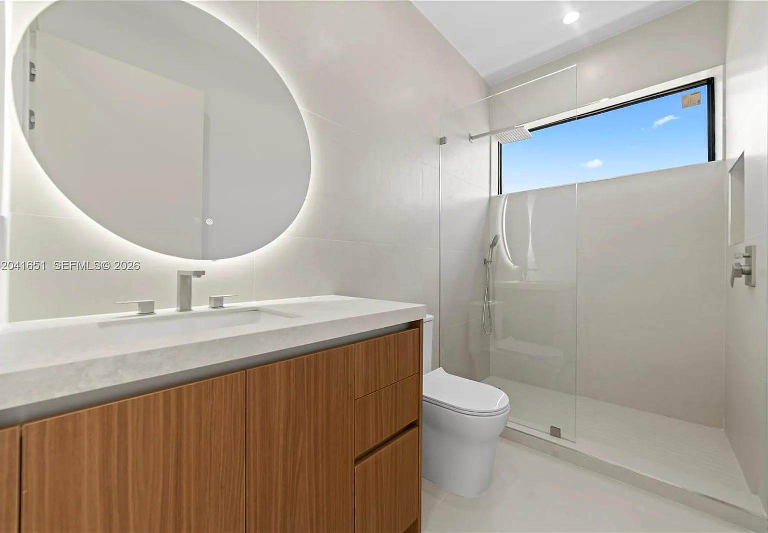 3 bed, 3.5 bath, 2213 sqft, $9,500 — Photo 1