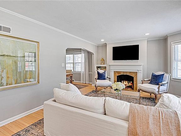 5th image of 5700 Roeland Dr