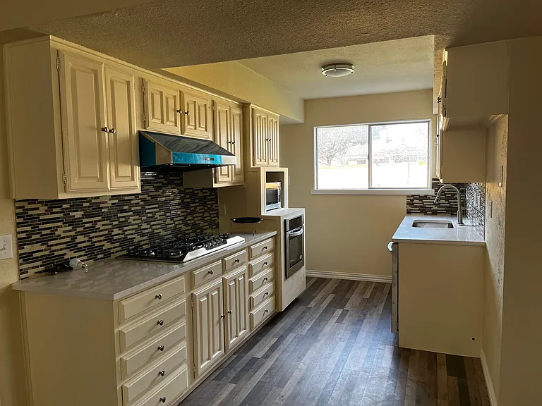 502 Worcester Way — Photo 10