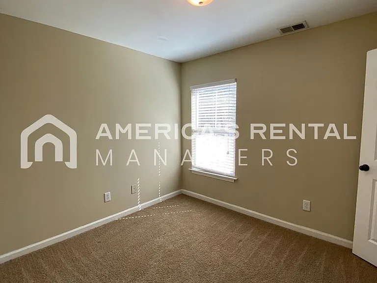 133 The Heights Dr — Photo 18