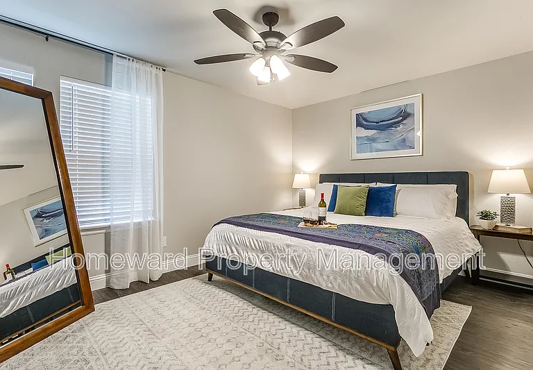 829 Juno Ln — Photo 32