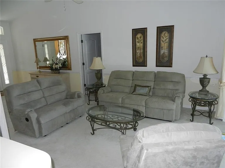 589 Rotonda Cir — Photo 4