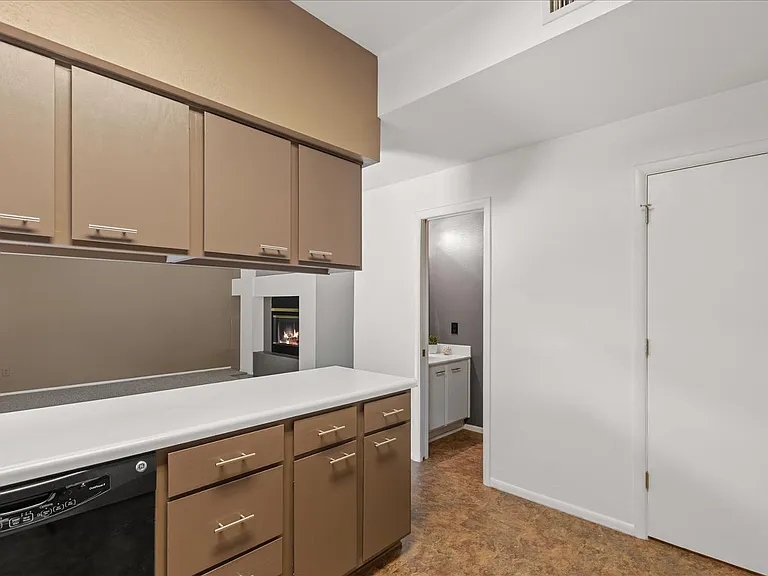 18416 N 46th Pl — Photo 10