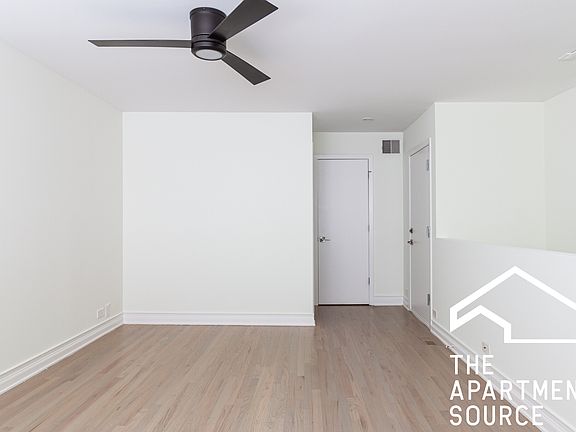 3rd image of 946 W Grace St #D202