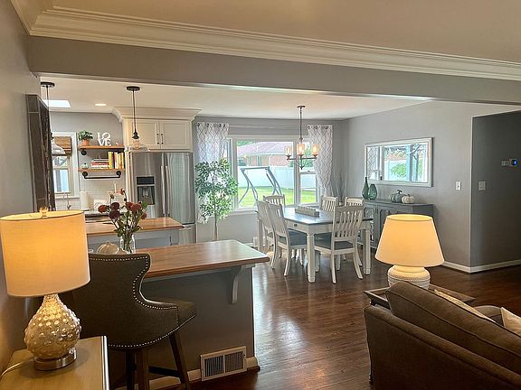 5th image of 3051 Algonquin Dr