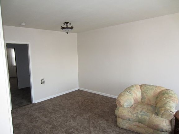 5th image of 6538 Admiral Ave