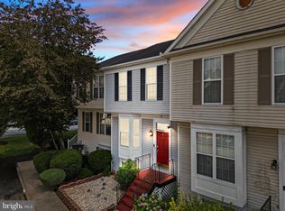 5 Denny Cir, Newark, DE 19702