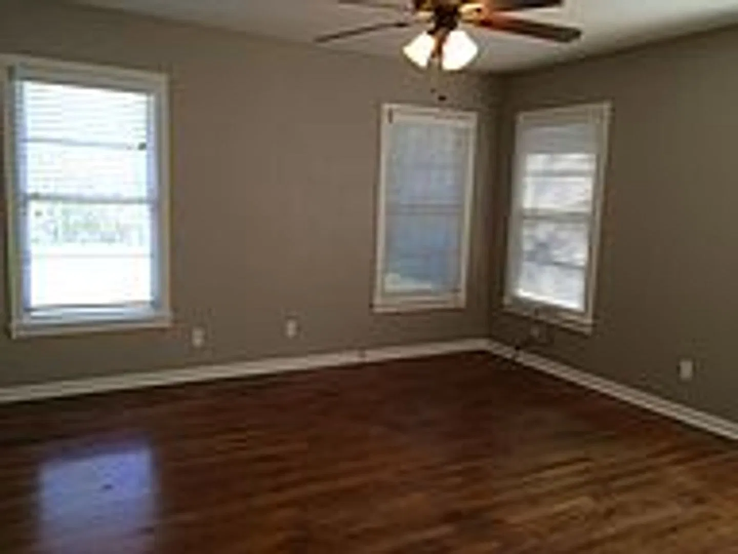 Pre-Lease Aug 2027! Charming 2 Bed Cottage W/ Screened In Porch & Vintage Character! — Photo 2