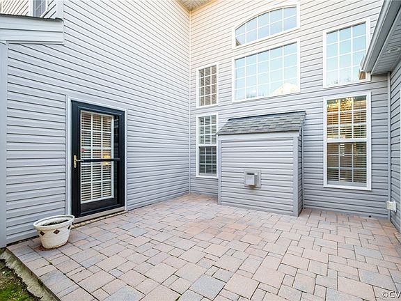3rd image of 3707 Hoskins Dr