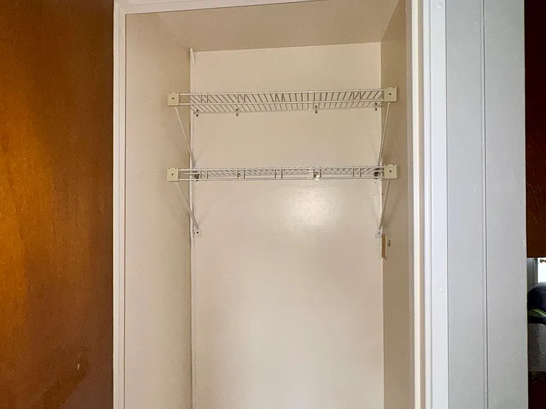 1114 Thorndale Dr — Photo 15