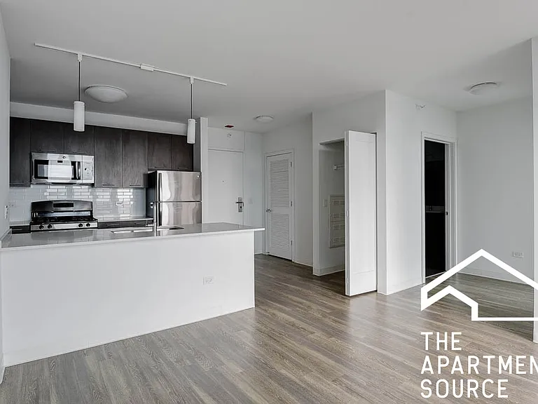 637 Wells 1bed 1bath — Photo 9