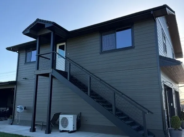 3242 Meridian Rd #A, Eagle Pt, OR 97524