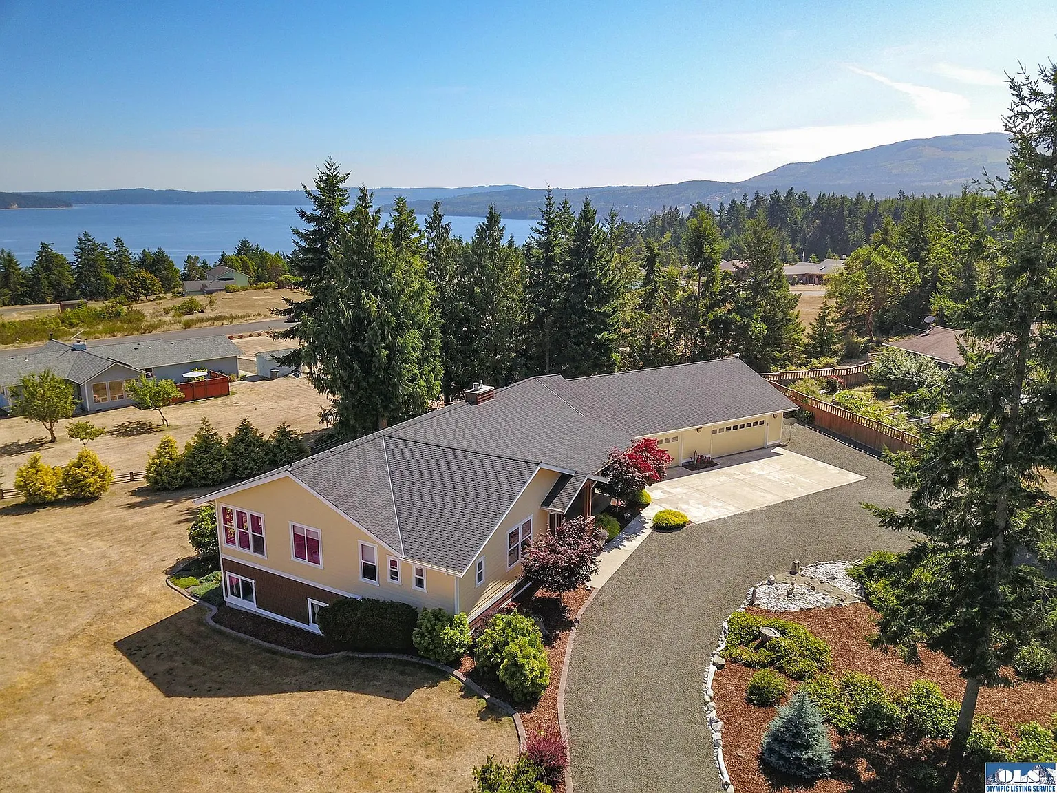 472 Manzanita Dr photo 1