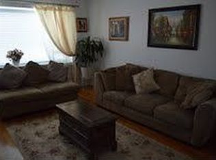 175 6th St, Hicksville, NY 11801