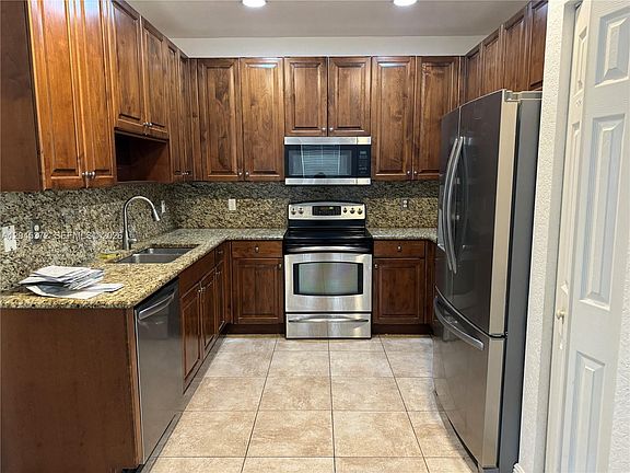 3rd image of 9763 Darlington Pl #9763