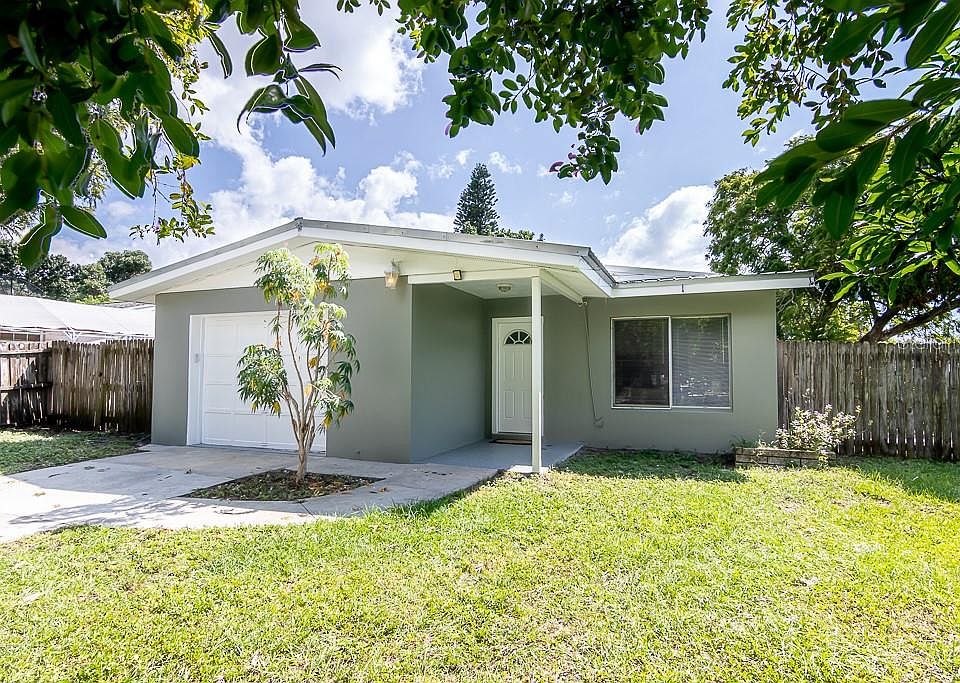 1st image of 4815 Las Lomas Dr