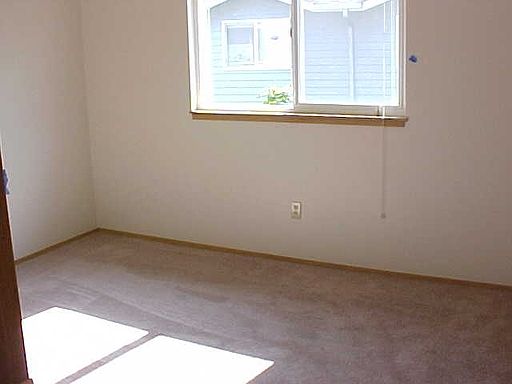1st image of 651 NE Ellis Way #201
