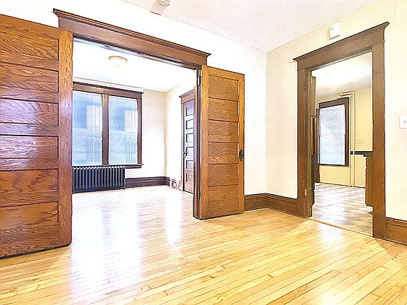 5th image of 1105 Minnehaha Ave E #1
