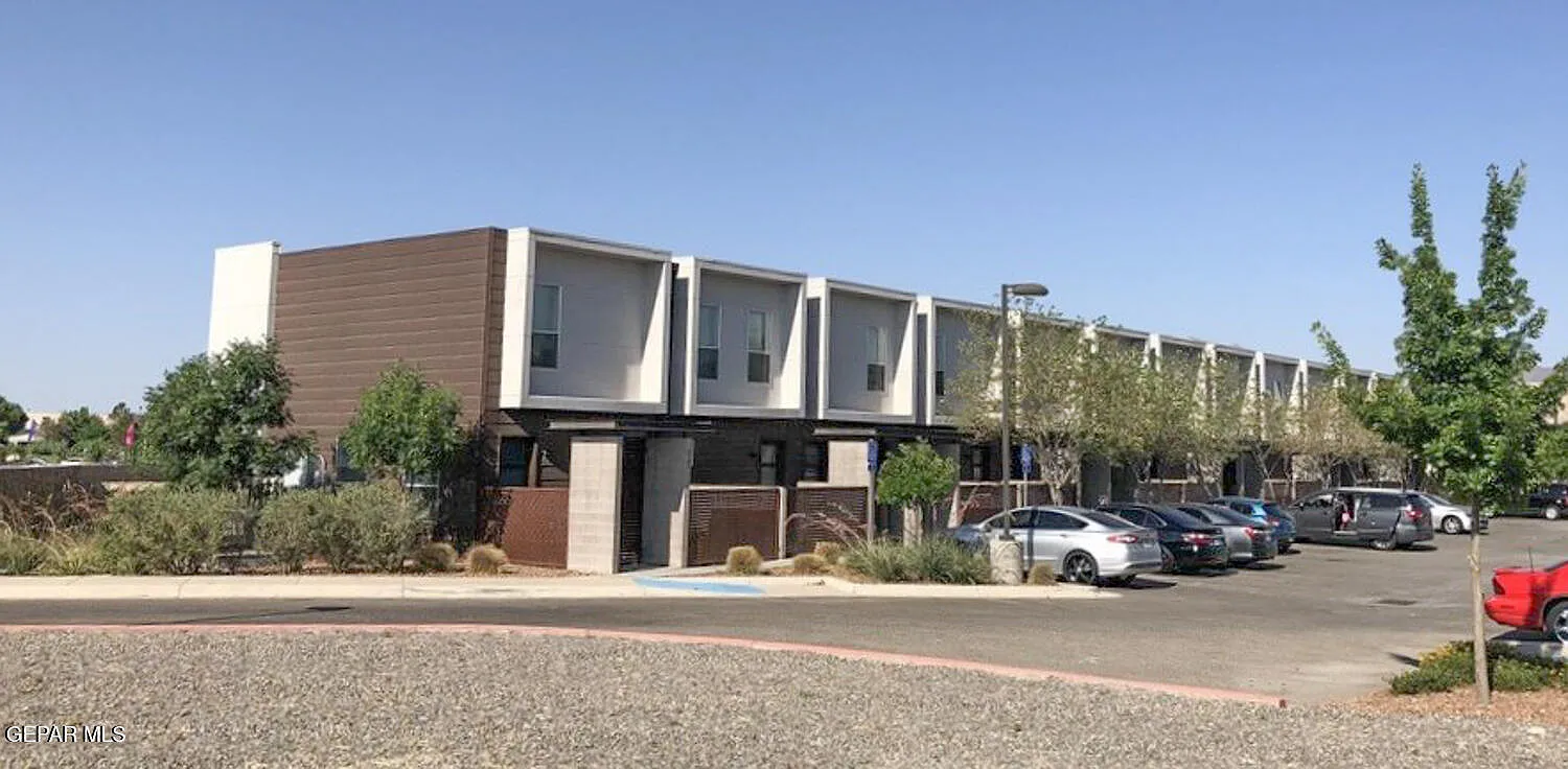 2 bed, 2.5 bath, 1000 sqft, $1,325 — Photo 1