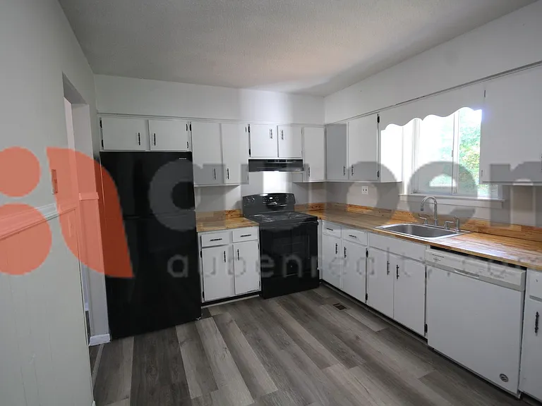 3602 Missionaire Ave — Photo 11