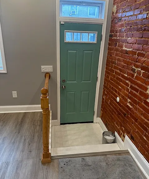 703 N Port St — Photo 2