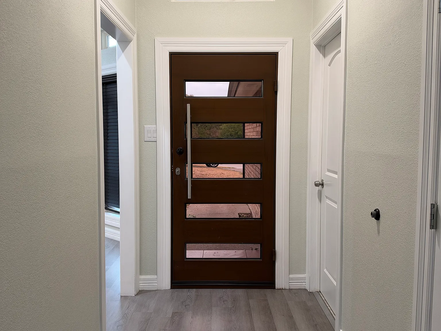 3 bed, 1577 sqft, $2,500 — Photo 4
