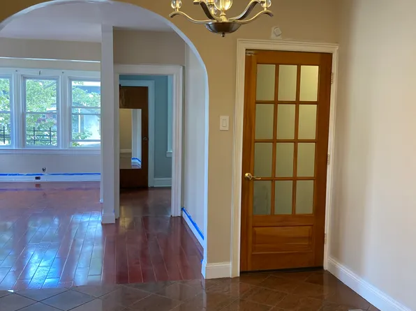 8634 Van Wyck Expy, Richmond Hill, NY 11418