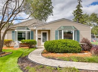 694 Linda Ter, Wheeling, IL 60090