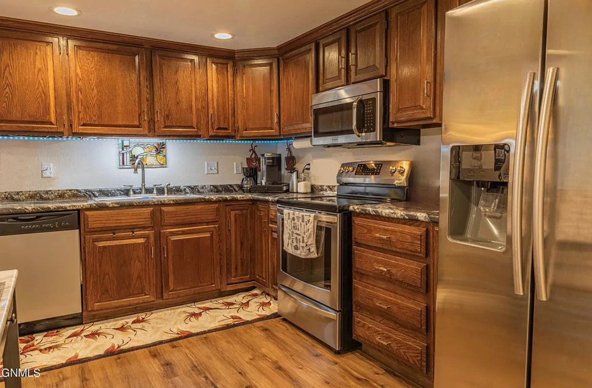 2 bed, 1.0 bath, 1116 sqft, $1,200 — Photo 1