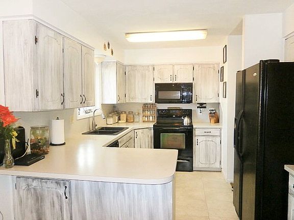 4th image of 399 Croft Dr