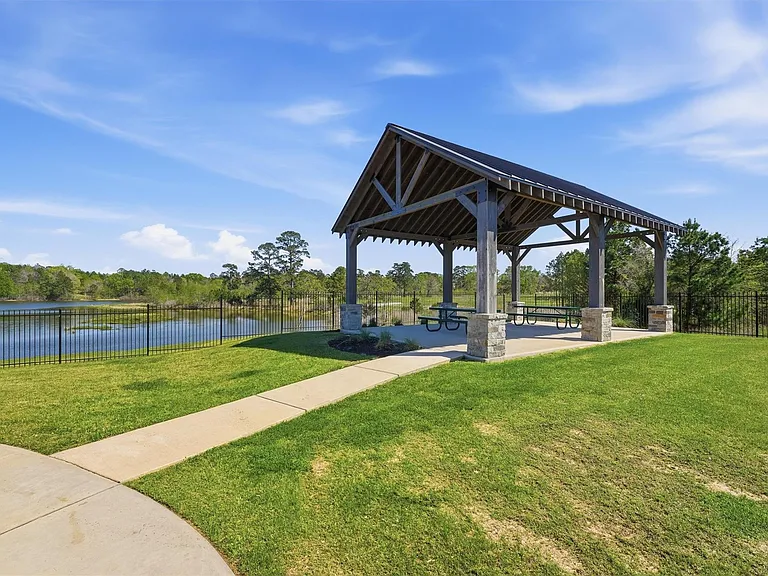 1338 Lakeside Creek Rd — Photo 31