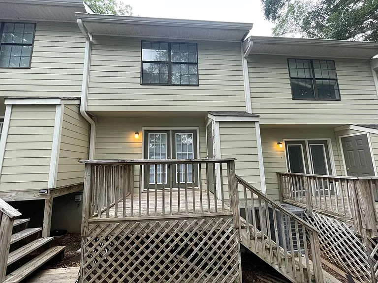 425 Peabody St — Photo 11