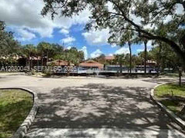 15535 N Miami Lakeway N #107, Hialeah, FL 33014