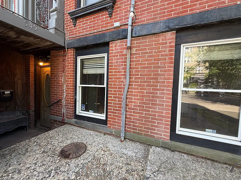 545 Orange St #G — Photo 2