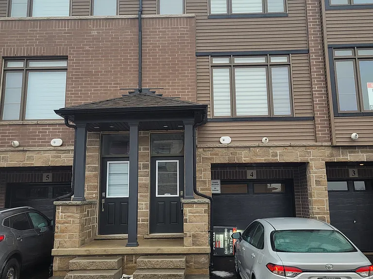 120 Court Dr #4 — Photo 1