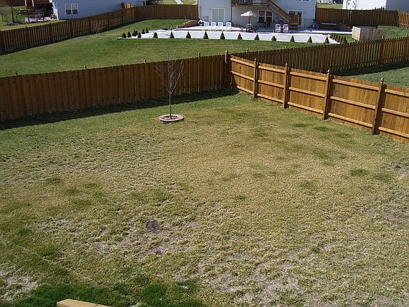 Full Fenced Back Yd-Auto Sprinlers