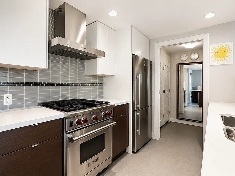 455 Beach Cres #XX — Photo 4