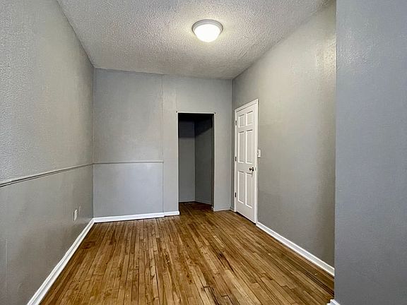5th image of 1010 33rd Ave N