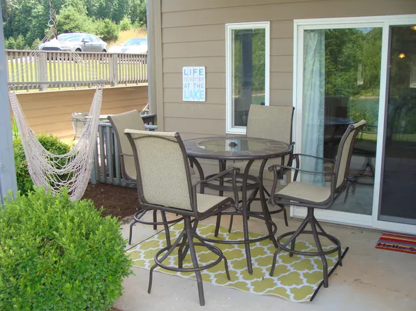 1175 Mariners Way APT 60, Huddleston, VA 24104