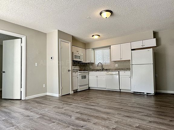 3rd image of 2460 E Willamette Ave